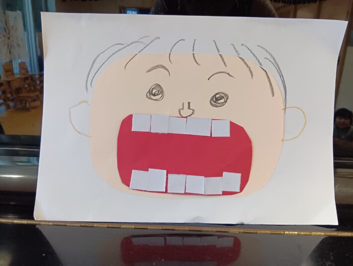 すずらんぐみ🌼似顔絵(ハサミ)&ハンカチ落とし